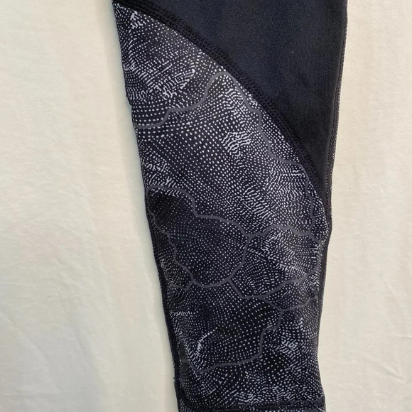 ZELLA NWOT High Waist Midi Leggings - Medium - Picture 3 of 5